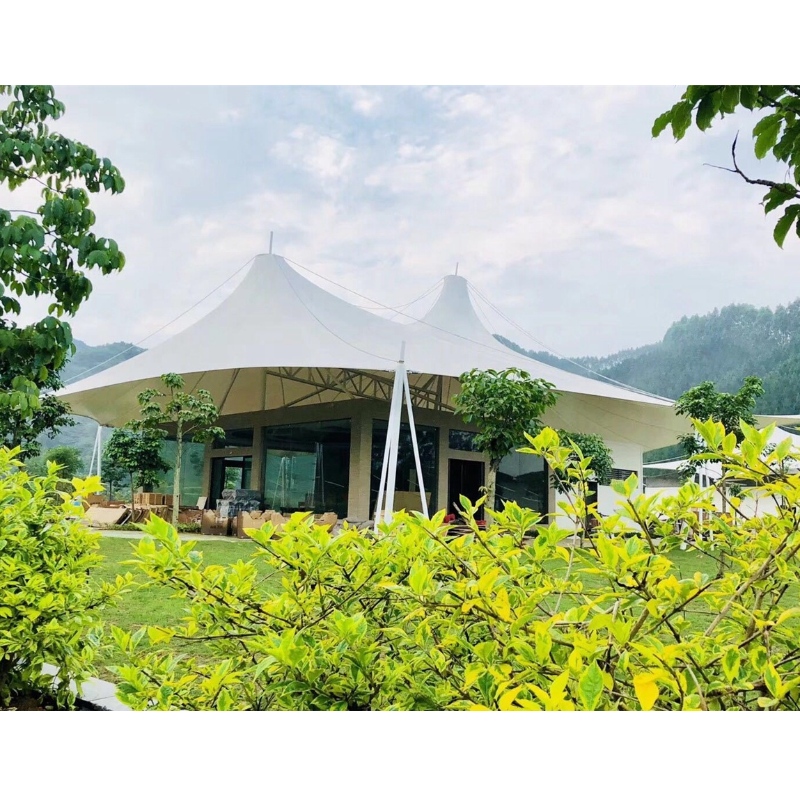 Előregyártott kültéri házak Olcsó izzó sátrak gyártói PVDf szövet acélszerkezetű luxus sátorhotel