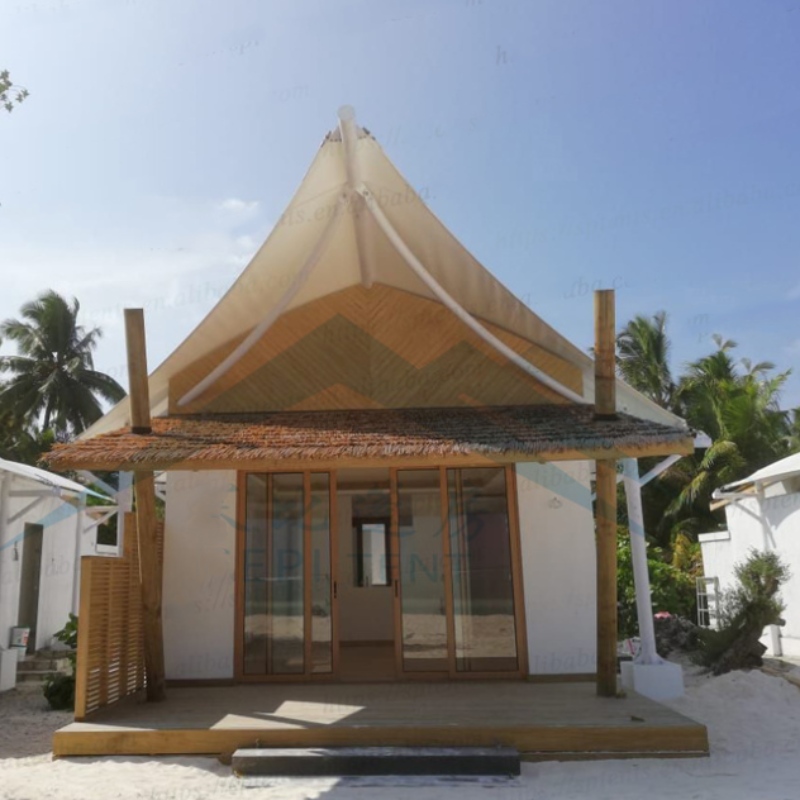 Maldív-szigetek tengerparti szállodai szállássátrai